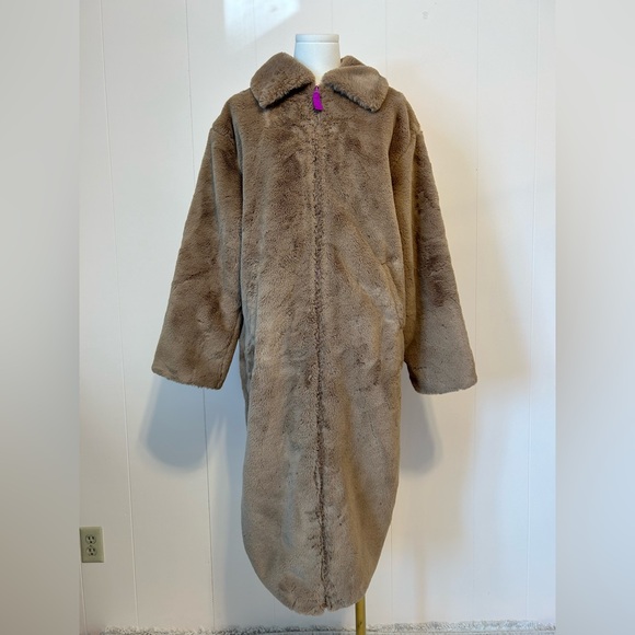 Nike sportswear women’s Faux Fur Coat with Bold Purple Swoosh size XS - Picture 3 of 17